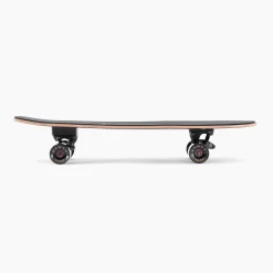Landyachtz Butter Surfskate Black Lines 31" -Skateboards Winkel 121cp ssbtbkl butter black lines complete surfskate boards side web 1800x1800